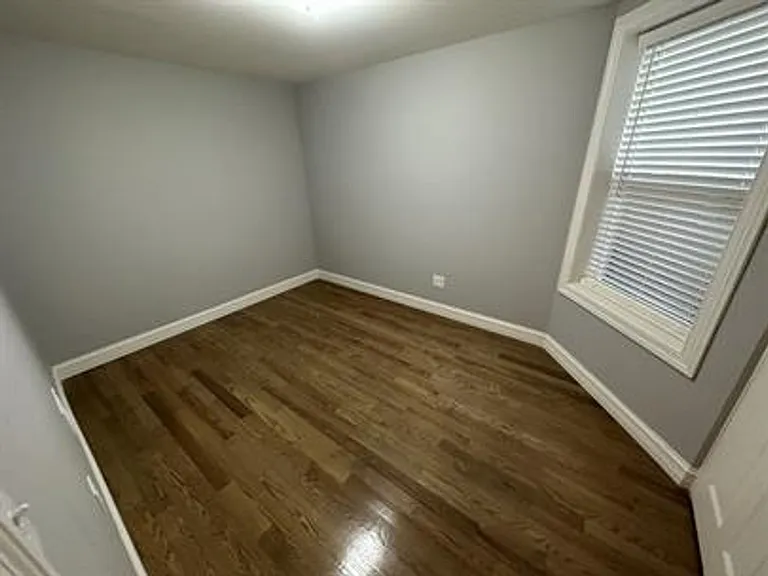 4807 West Argyle Street — Photo 9