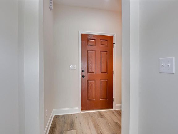 4th image of 312 W Clifton Ave
