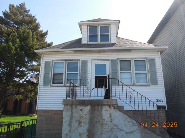 2017 Clark St, Whiting, IN 46394