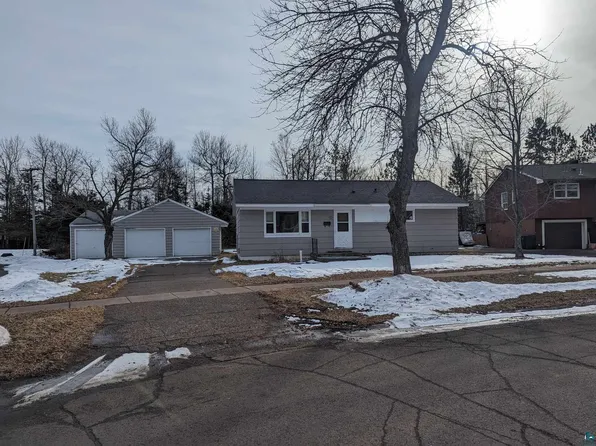 92 Hays Cir, Silver Bay, MN 55614