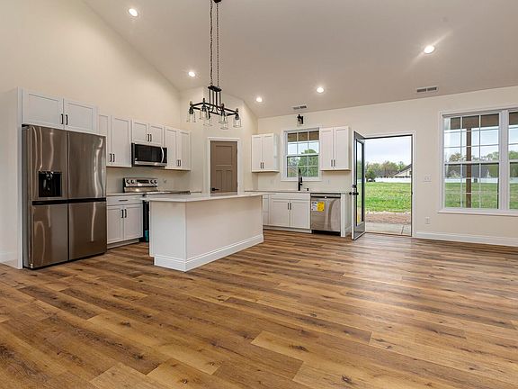 4th image of 1112 Early Bird Ln