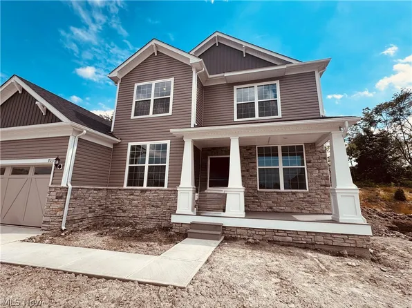 8011 Echo Hill Manor Dr, Mentor, OH 44060