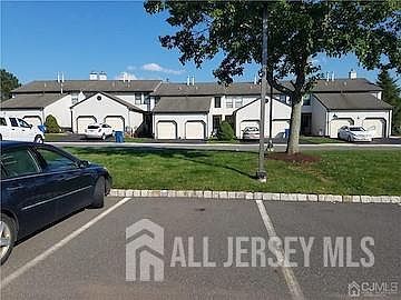 1st image of 524 Cypress Ct