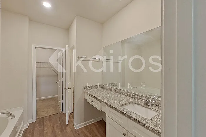 3494 Bridgewood Dr — Photo 12