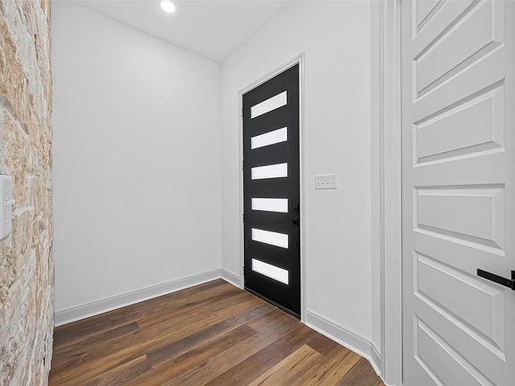 4th image of 13 Silver Lakes Dr