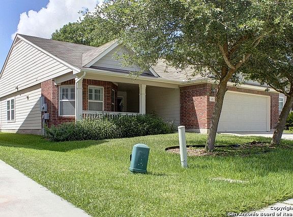 3rd image of 126 Carmel Dr