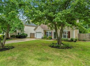 1333 Land Grant Rd, Charlotte, NC 28217