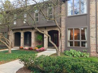 676 Greenhills Dr, Ann Arbor, MI
