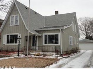 2154 S 83rd St, West Allis, WI 53219