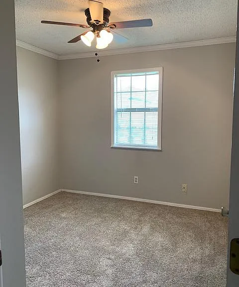 904 SE G St — Photo 14