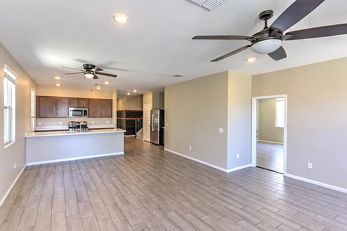 704 W Calle Vela Mayor — Photo 9