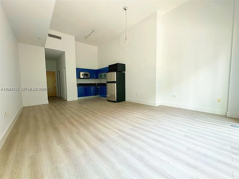 253 NE 2nd St #215 — Photo 5