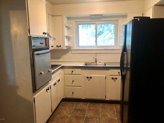5th image of 9 S Washington St