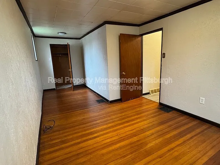2837 Capitol St — Photo 5