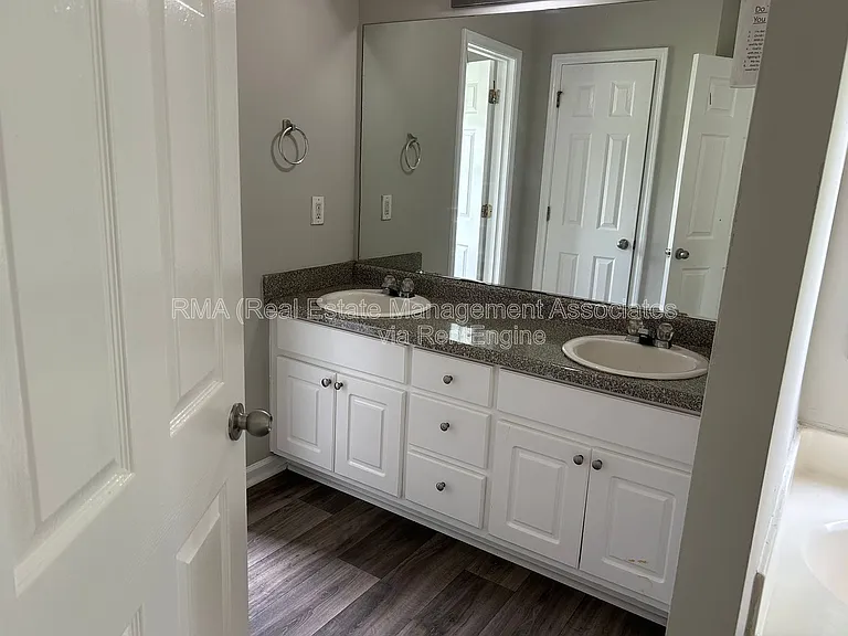 216 Sammy Cir — Photo 7