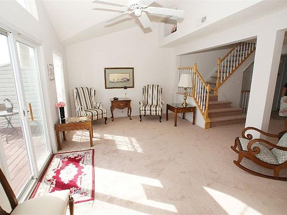 4th image of 4155 Lakeknoll Dr