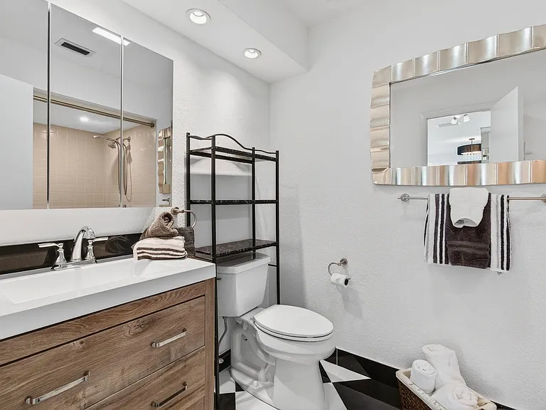 6105 Via Laguna Ln — Photo 36