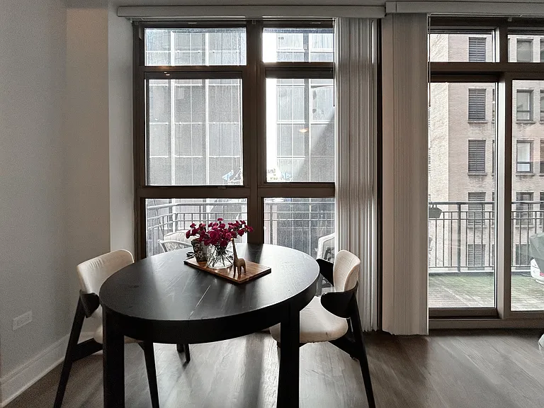 212 W Washington St #1513 — Photo 7
