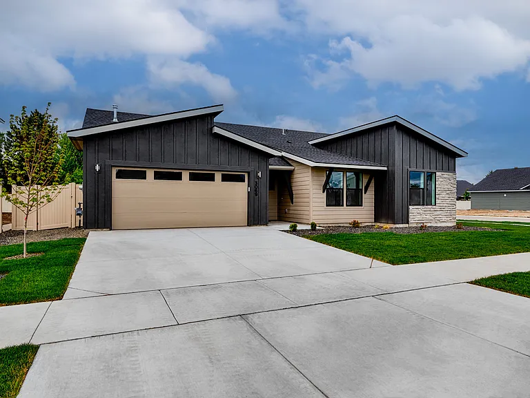 3069 S Trafori Ave — Photo 2