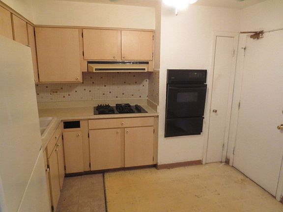 4th image of 8912 Steven Dr APT 1E