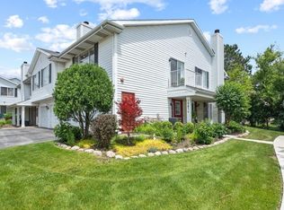 7905 Knottingham Cir APT D, Darien, IL 60561