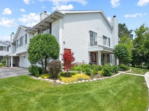 7905 Knottingham Cir APT D, Darien, IL 60561