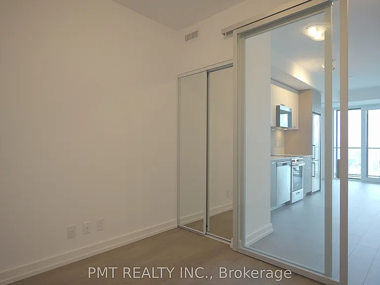 75 James St S #3101 — Photo 17