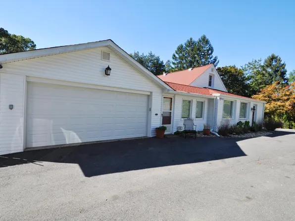 3533 Woodburn Rd, Annandale, VA 22003
