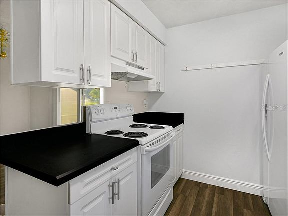 4th image of 2118 Dardanelle Dr