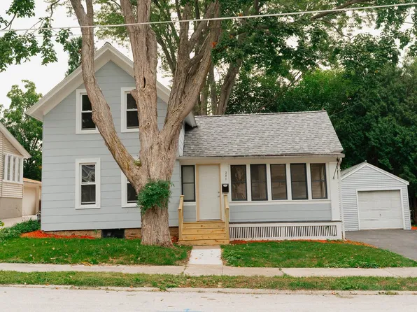 237 Waverly PLACE, Waukesha, WI 53186