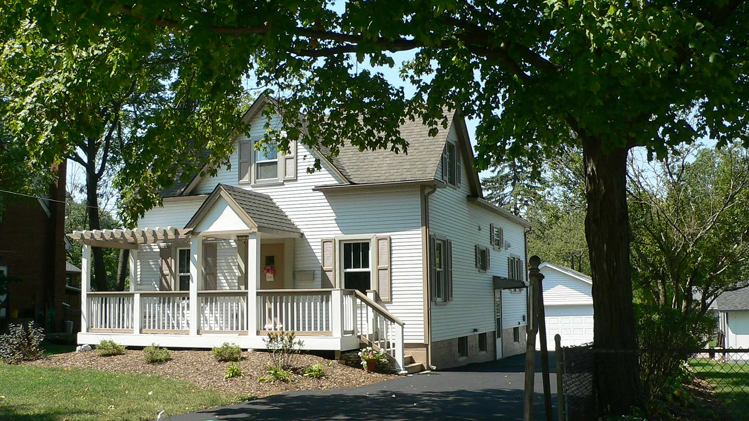 216 S Edson Ave photo 1