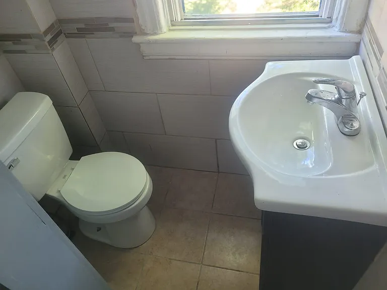 1209 Congress St #6 — Photo 14
