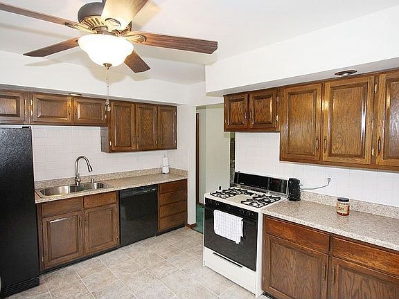 4th image of 743 Southridge Dr