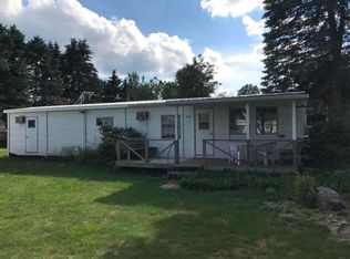 6100 E Lakeshore Dr, Newaygo, MI 49337