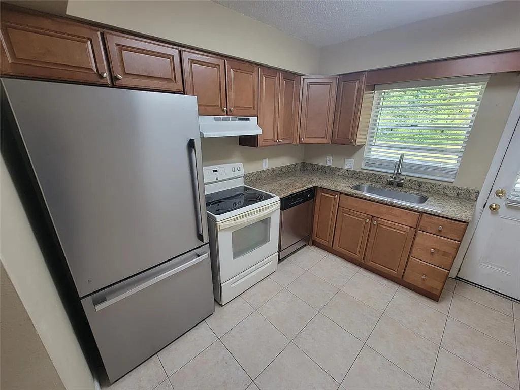 2 bed, 1.0 bath, 1000 sqft, $1,545 — Photo 3