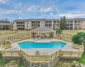 2 bed, 2.0 bath, 1051 sqft, $1,950 — Photo 4