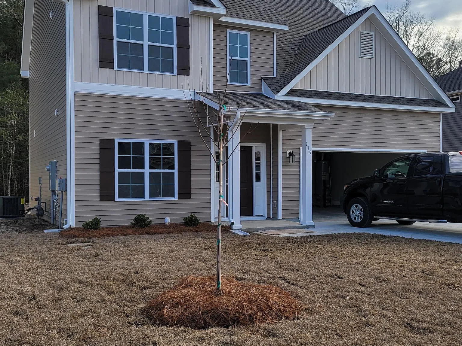 4 bed, 2221 sqft, $2,000 — Photo 2