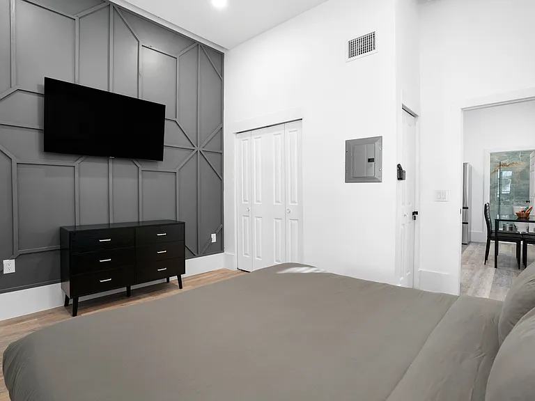 1301 E Columbus Dr #A — Photo 4
