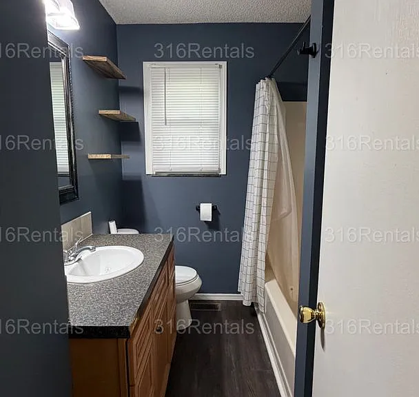 501 W Clark Ave — Photo 7