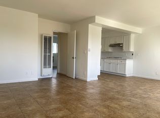 9011 Columbus Ave APT 8, North Hills, CA 91343