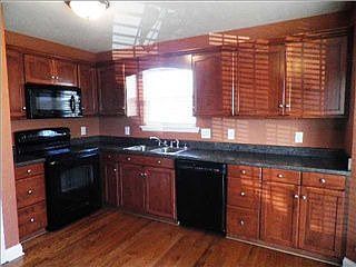 3rd image of 1214 Brookfield Ct NE