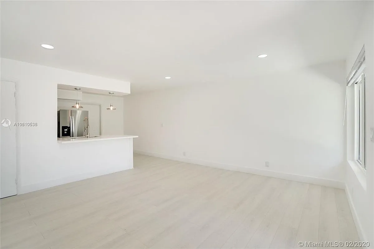 1301 NE 147th St — Photo 3