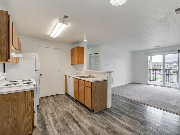 3rd image of 1231 Crystal Glen Blvd #1217E