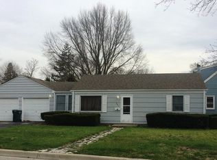 751 Richards St, Geneva, IL 60134