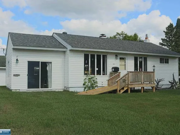 417 Hampshire Dr, Hoyt Lakes, MN 55750