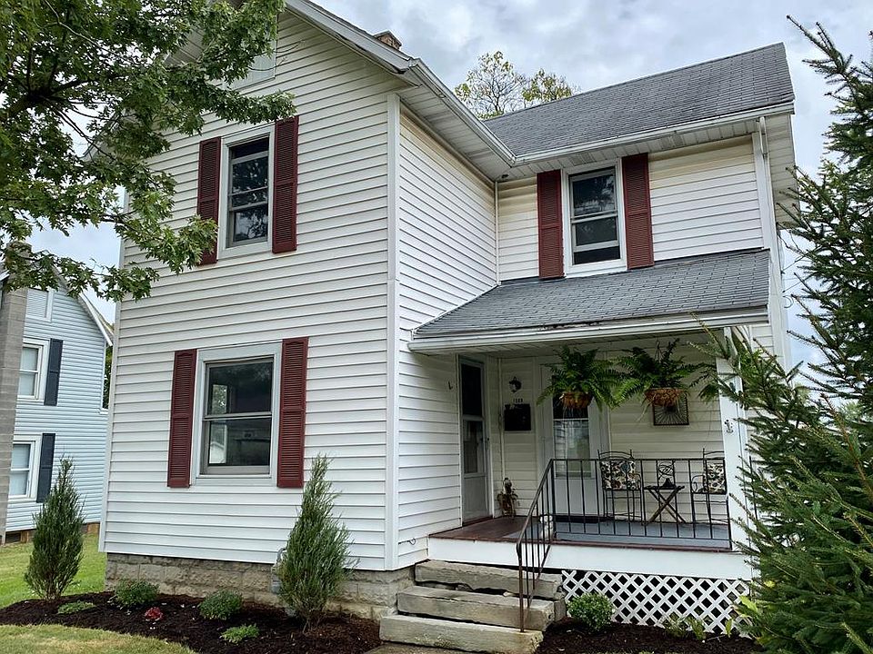 1st image of 1009 Oak St