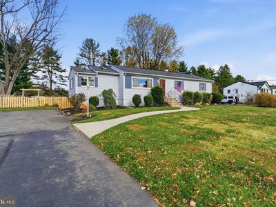 17 Woosamonsa Rd, Pennington, NJ, 08534