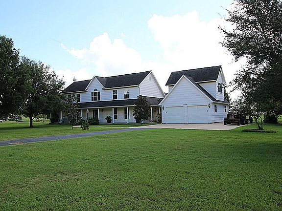 2nd image of 10700 Hidden Lake Ln