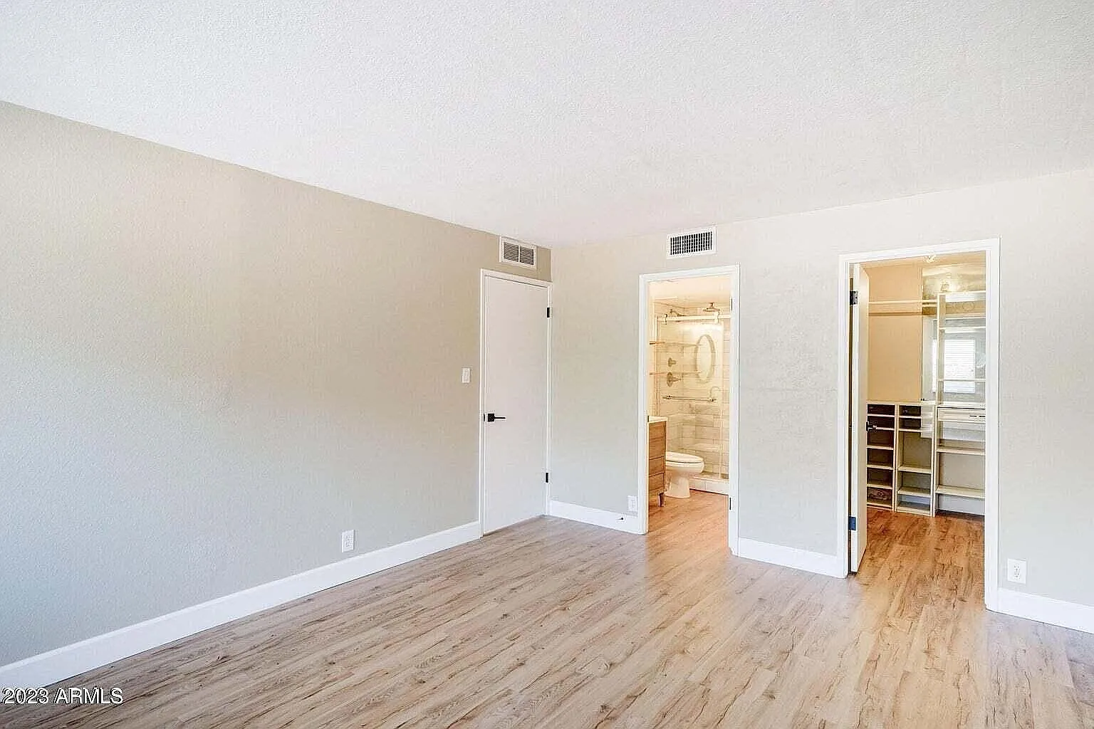 2 bed, 2.0 bath, 1200 sqft, $1,799 — Photo 3