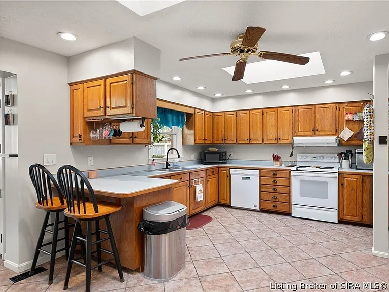 917 Brentwood Ct — Photo 6